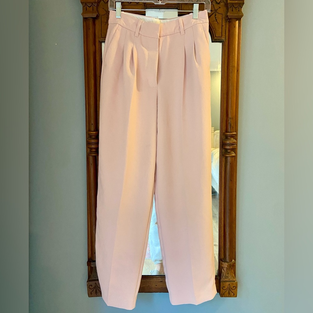 Aritzia Pale Pink Crepe Carrot Pants Sz 6